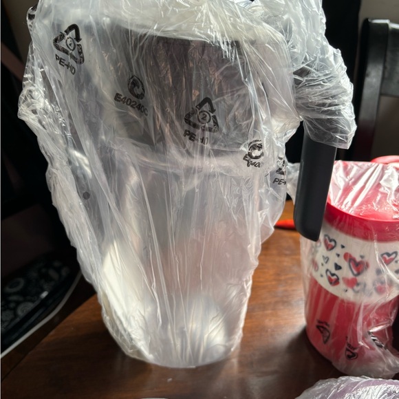 Various pieces of Tupperware - Picture 9 of 15